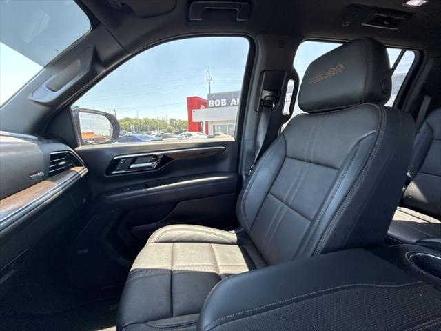 2025 Chevrolet Suburban 4WD High Country