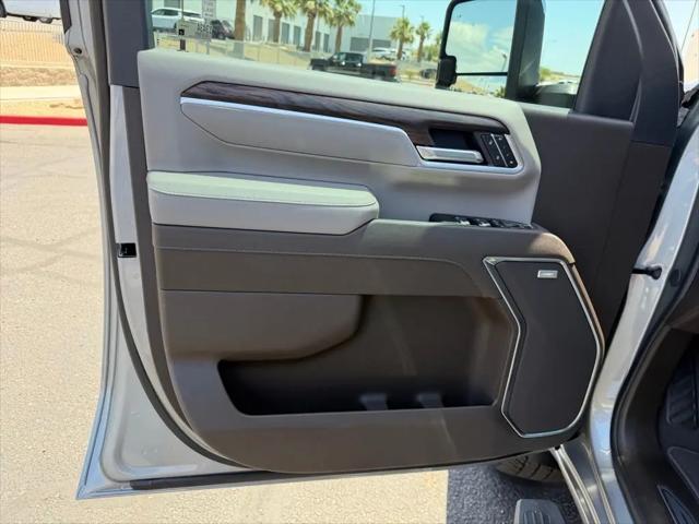 2026 GMC Sierra 2500HD Crew Cab, Standard Bed, SLT, 4WD