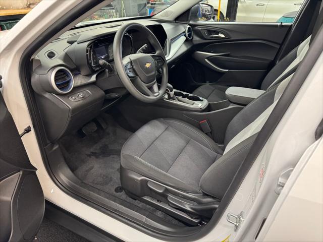 2025 Chevrolet Trax FWD LS