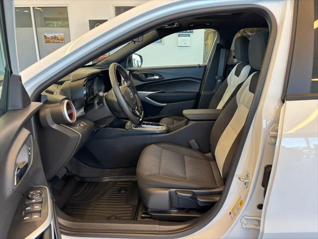 2025 Chevrolet Trax FWD 1RS