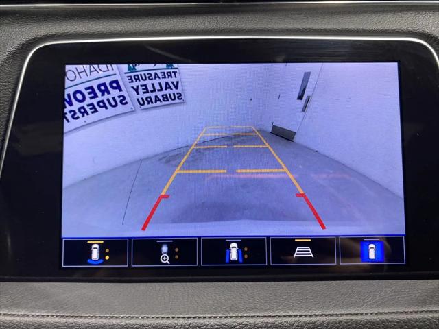 2022 Cadillac XT4 AWD Premium Luxury