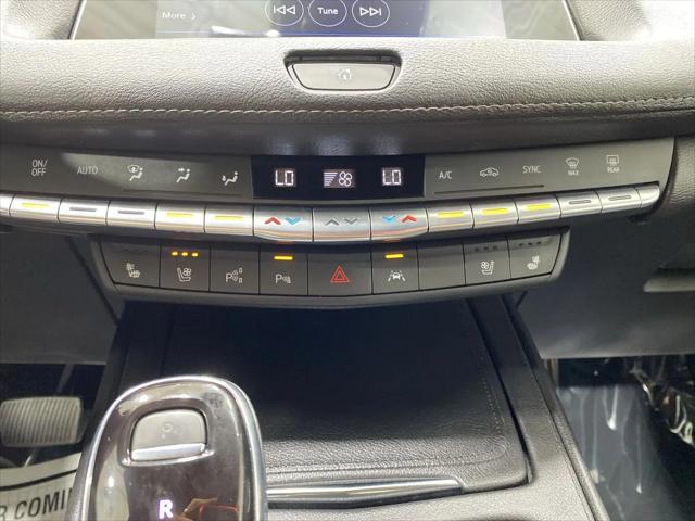 2022 Cadillac XT4 AWD Premium Luxury