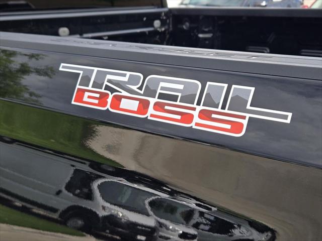 2024 Chevrolet Silverado 1500 4WD Crew Cab Short Bed Custom Trail Boss