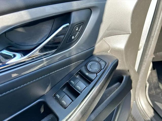 2023 Chevrolet Traverse FWD LT Cloth