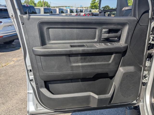 2026 Ram 2500 Black Express Crew Cab 4x4 6'4" Box