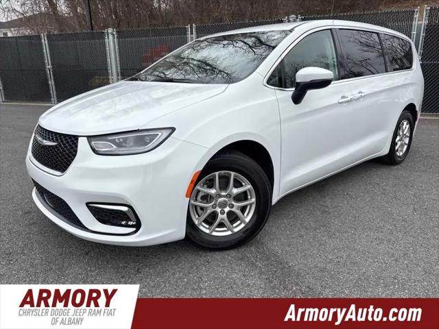 2023 Chrysler Pacifica Touring L for sale in Albany, NY