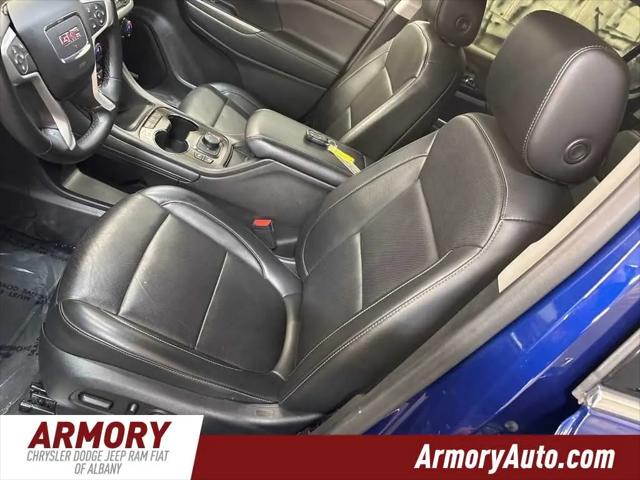 2023 GMC Acadia AWD SLT