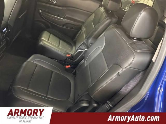 2023 GMC Acadia AWD SLT