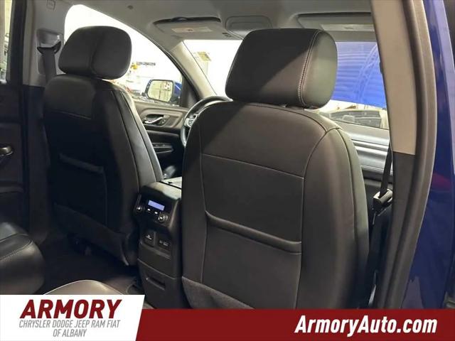 2023 GMC Acadia AWD SLT