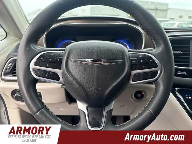 2022 Chrysler Voyager LX