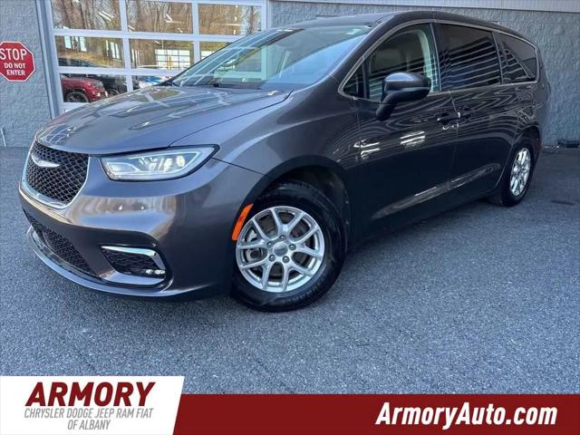 2023 Chrysler Pacifica Touring L for sale in Albany, NY