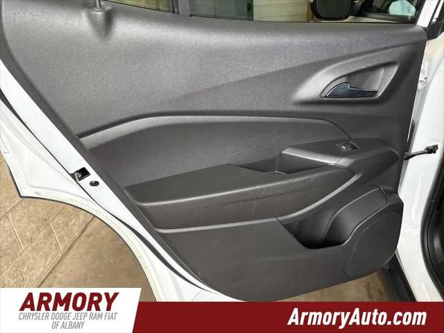 2025 Chevrolet Trax FWD LT