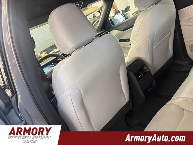 2026 Jeep Cherokee Laredo 4x4