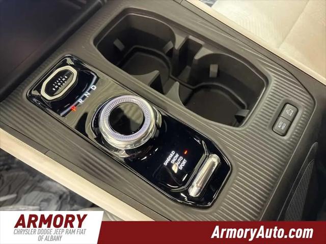 2026 Jeep Cherokee Laredo 4x4