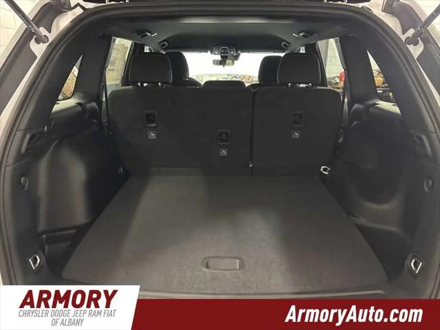 2026 Jeep Grand Cherokee Laredo 4x4