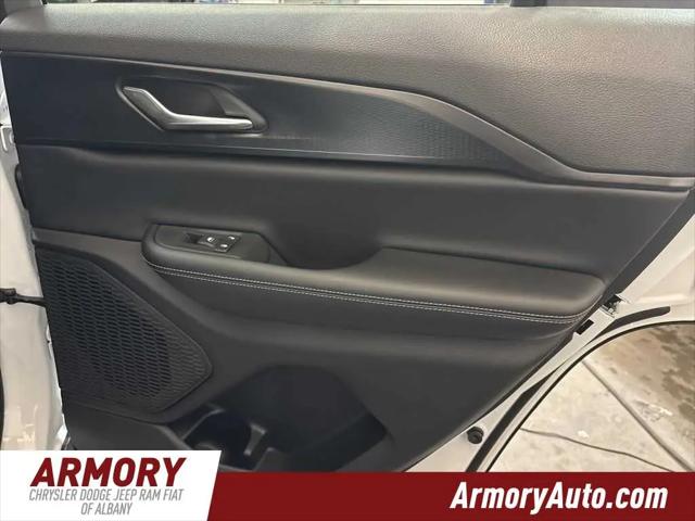 2026 Jeep Grand Cherokee Laredo 4x4