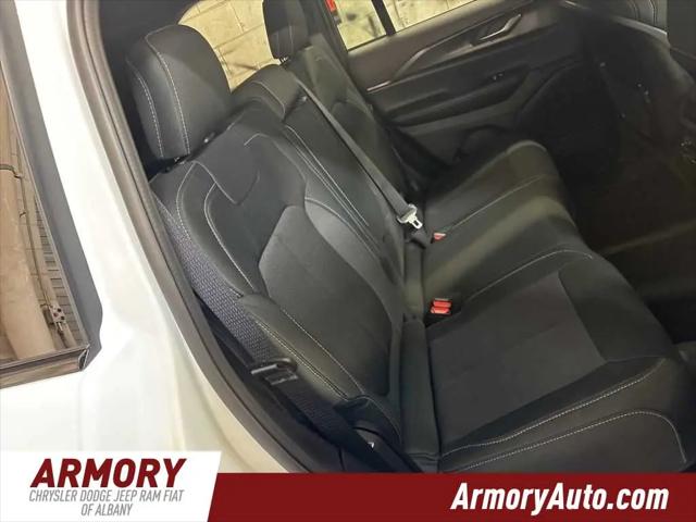 2026 Jeep Grand Cherokee Laredo 4x4