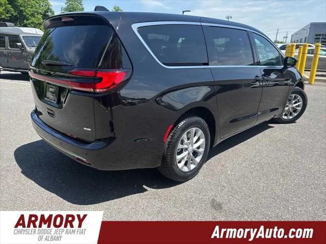 2027 Chrysler Pacifica Select AWD