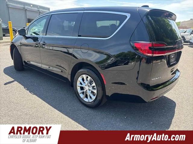 2027 Chrysler Pacifica Select AWD
