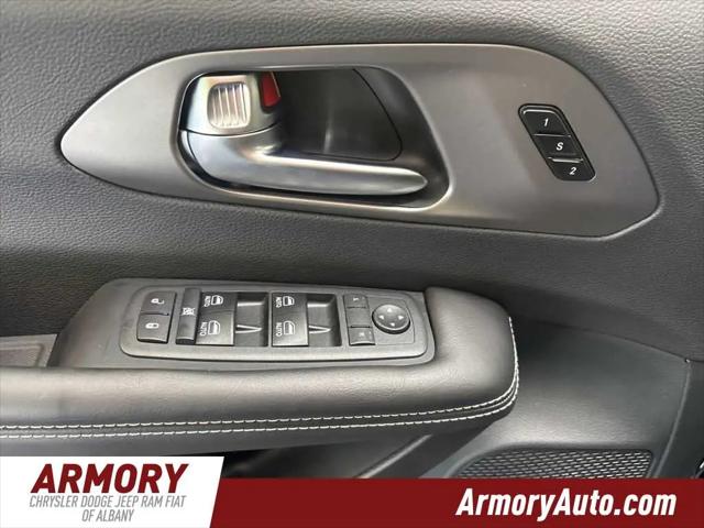 2027 Chrysler Pacifica Select AWD