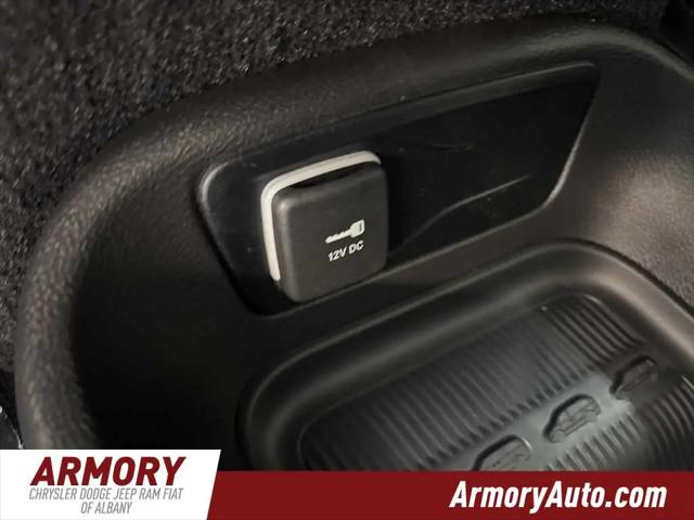 2027 Chrysler Pacifica Select AWD