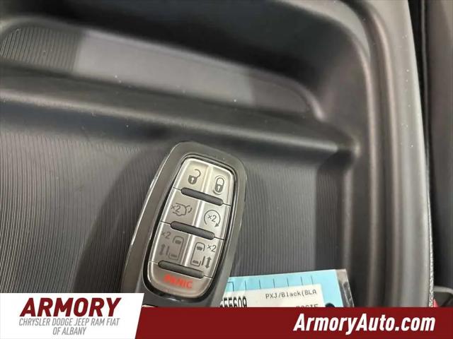 2027 Chrysler Pacifica Select AWD