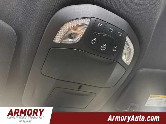 2027 Chrysler Pacifica Select AWD