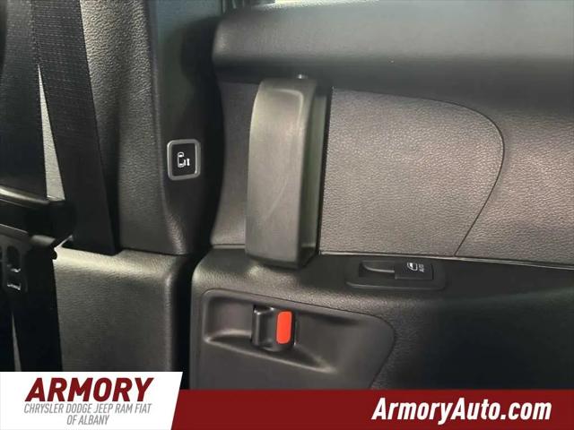 2027 Chrysler Pacifica Select AWD