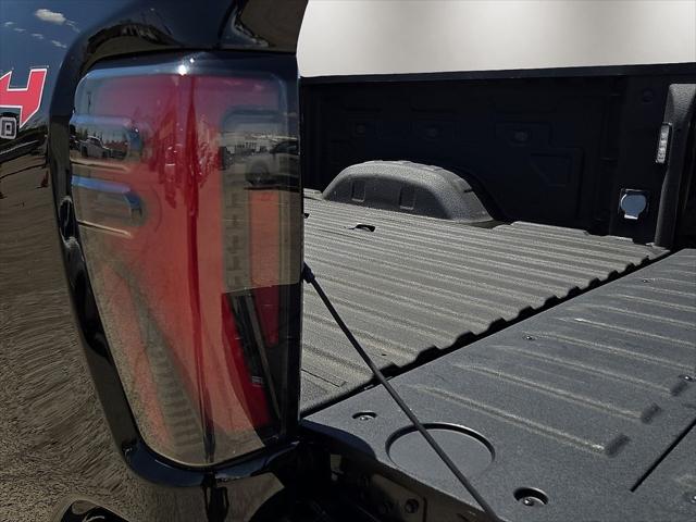 2024 GMC Sierra 2500HD 4WD Crew Cab Standard Bed AT4