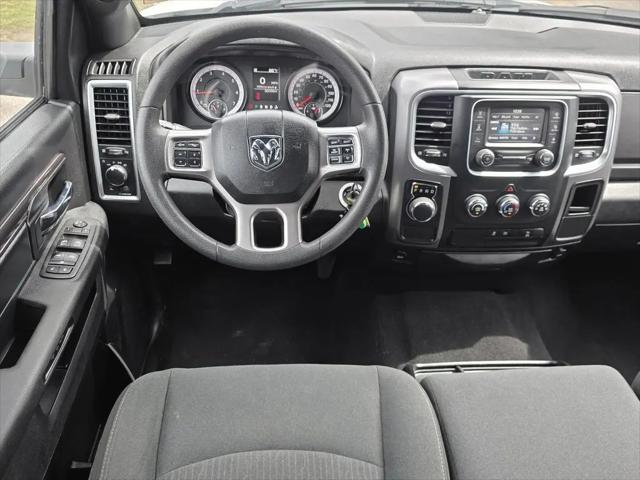 2024 Ram 1500 Classic Warlock Crew Cab 4x2 5'7" Box