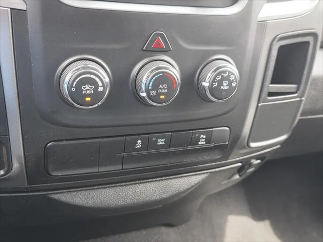 2024 Ram 1500 Classic Warlock Crew Cab 4x2 5'7" Box