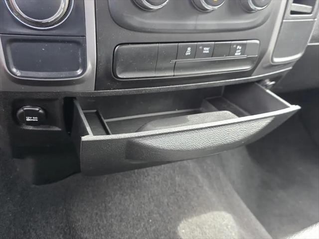 2024 Ram 1500 Classic Warlock Crew Cab 4x2 5'7" Box