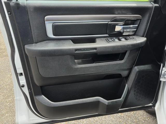 2024 Ram 1500 Classic Warlock Crew Cab 4x2 5'7" Box