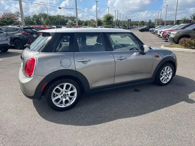 2017 MINI Hardtop Cooper