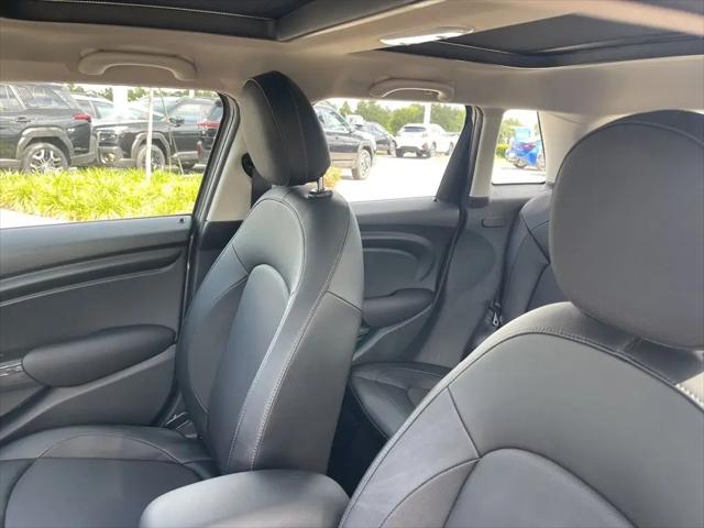 2017 MINI Hardtop Cooper