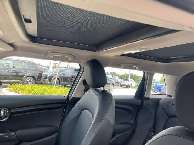 2017 MINI Hardtop Cooper