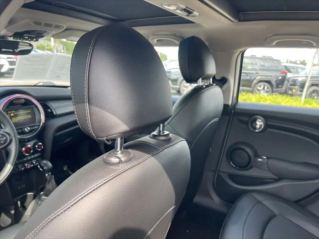 2017 MINI Hardtop Cooper