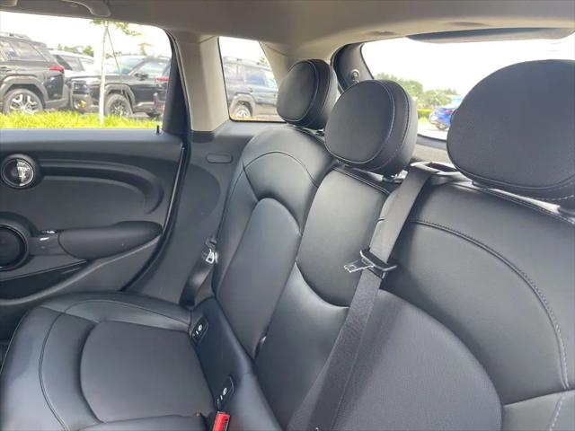 2017 MINI Hardtop Cooper