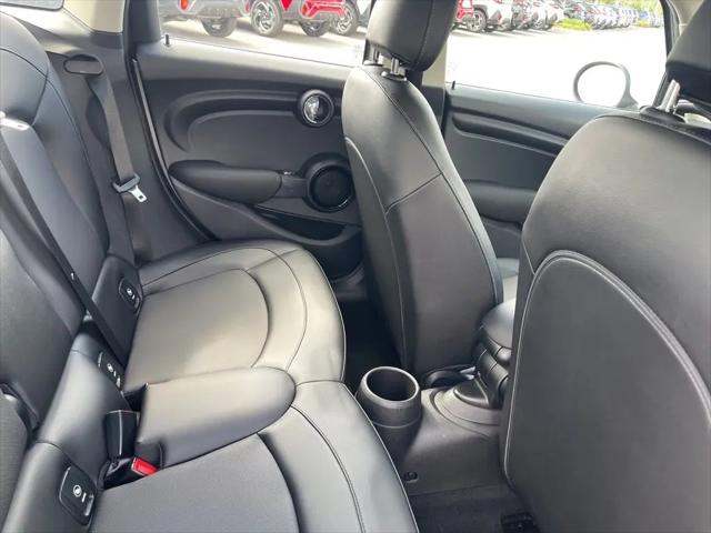 2017 MINI Hardtop Cooper