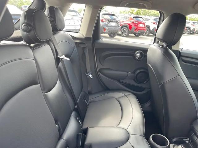 2017 MINI Hardtop Cooper
