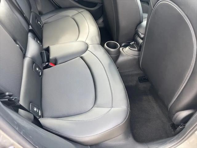 2017 MINI Hardtop Cooper