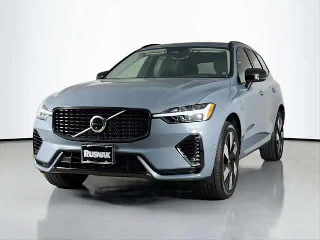 2023 Volvo XC60 Recharge T8 Plus Dark Theme