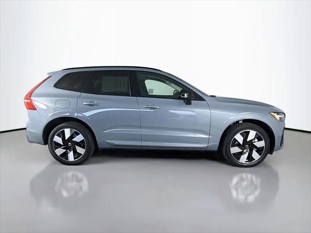 2023 Volvo XC60 Recharge T8 Plus Dark Theme