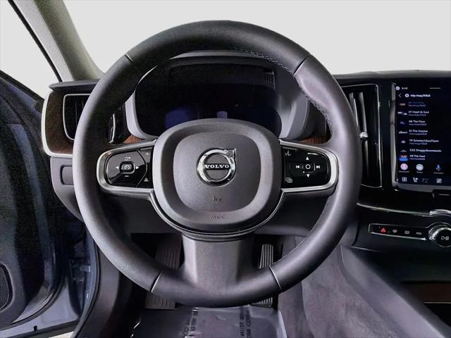 2023 Volvo XC60 Recharge T8 Plus Dark Theme