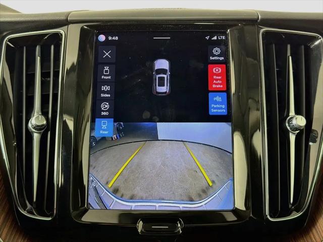 2023 Volvo XC60 Recharge T8 Plus Dark Theme