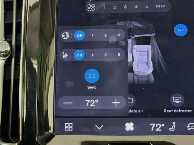 2023 Volvo XC60 Recharge T8 Plus Dark Theme