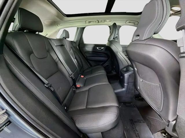 2023 Volvo XC60 Recharge T8 Plus Dark Theme
