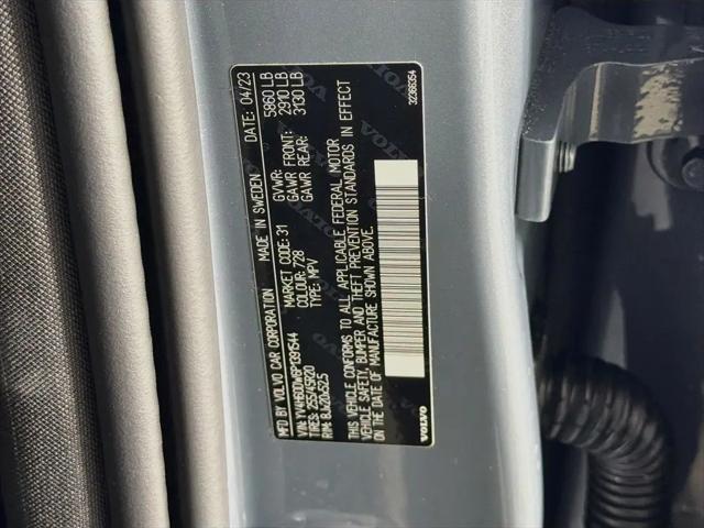 2023 Volvo XC60 Recharge T8 Plus Dark Theme