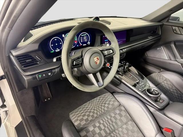 2026 Porsche 911 Carrera 4 GTS Cabriolet