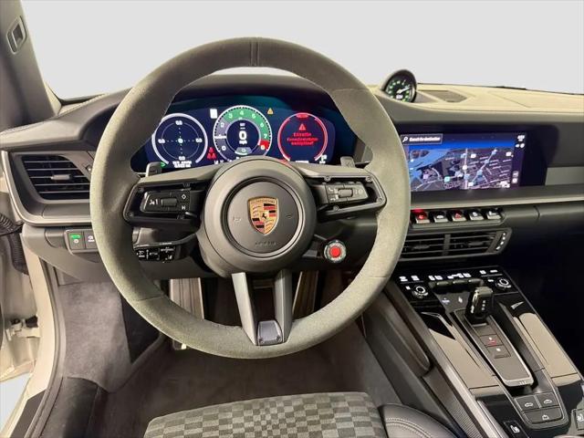2026 Porsche 911 Carrera 4 GTS Cabriolet
